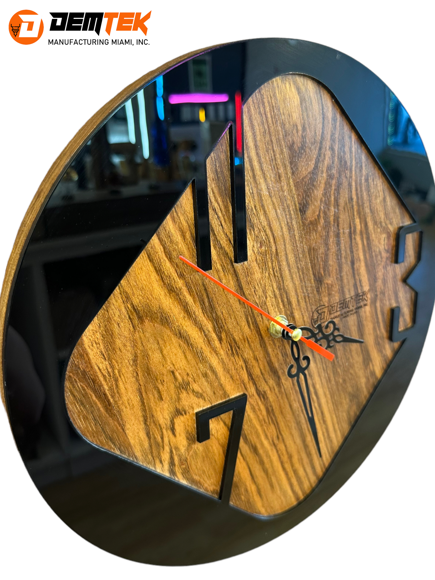 DEMTEK "Wooden Chic" Wooden Clock